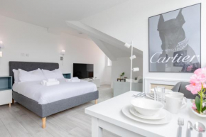 Banes Residence - Luxury Studio Apartment